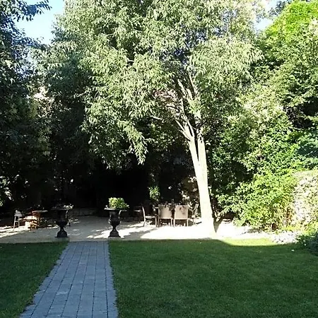 Cote Jardin Bed & Breakfast